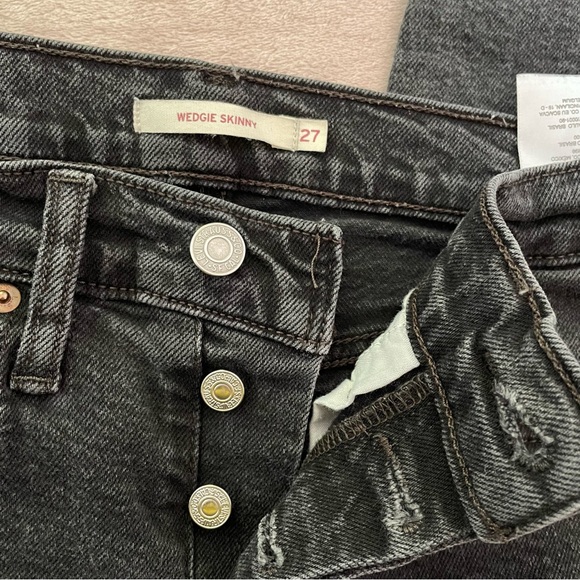 Levi’s wedgie skinny high rise Jean size 27/ L26 - Picture 10 of 13